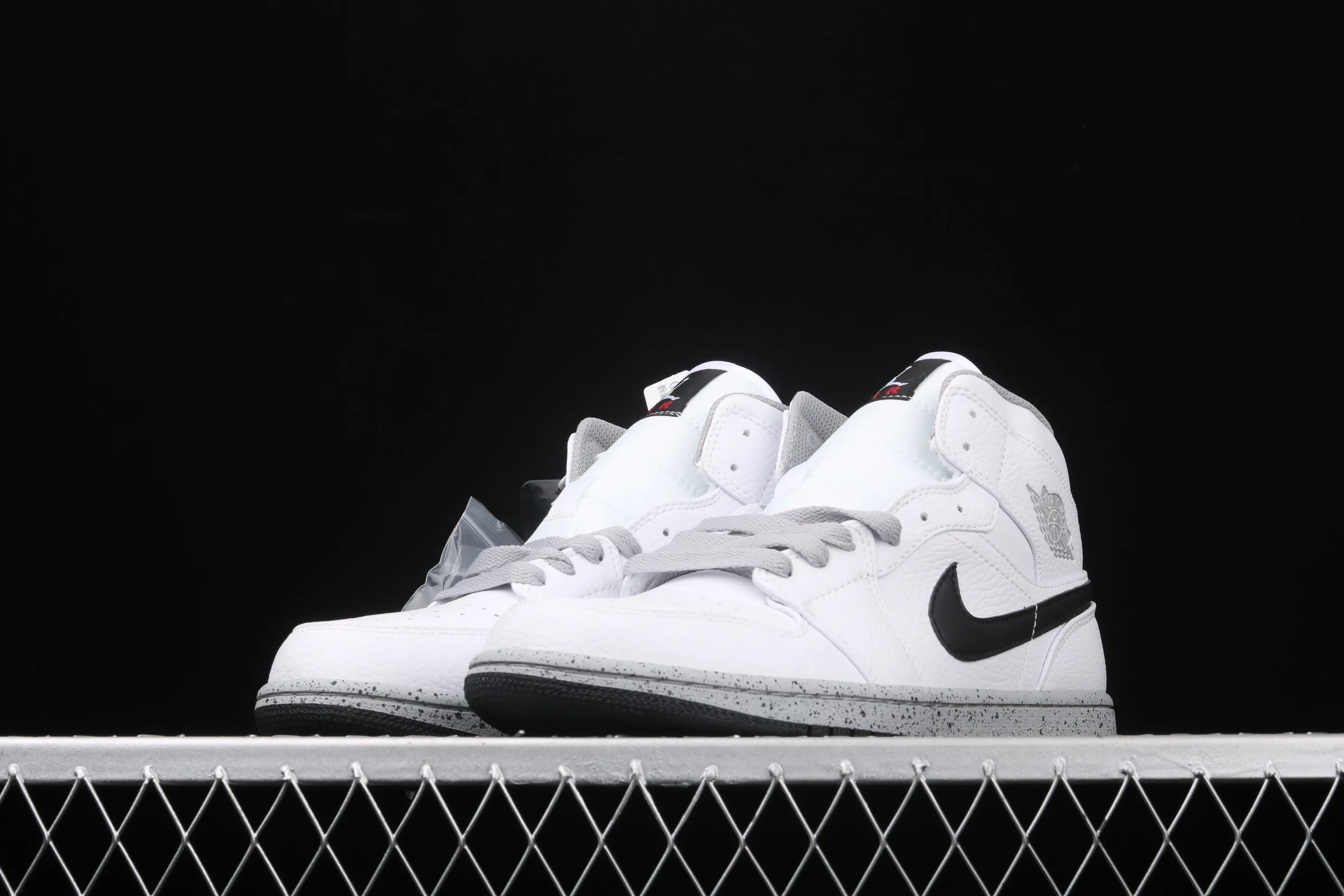 All categories Air Jordan Jordan series basketball shoes Air Jordan 1 Mid Air Jordan 1 Mid AJ1 Joe 1 splash gray China series basketball shoes 554725-115